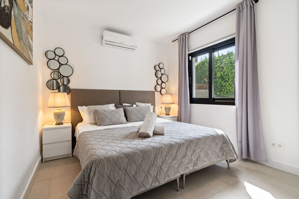 Se vende Villa - Chalet de 6 dormitorios en Costa Del Sol, Málaga, España