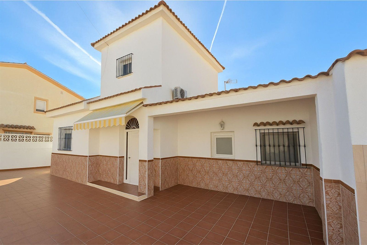 Se vende Villa - Chalet de 2 dormitorios en Costa Del Sol, Málaga, España