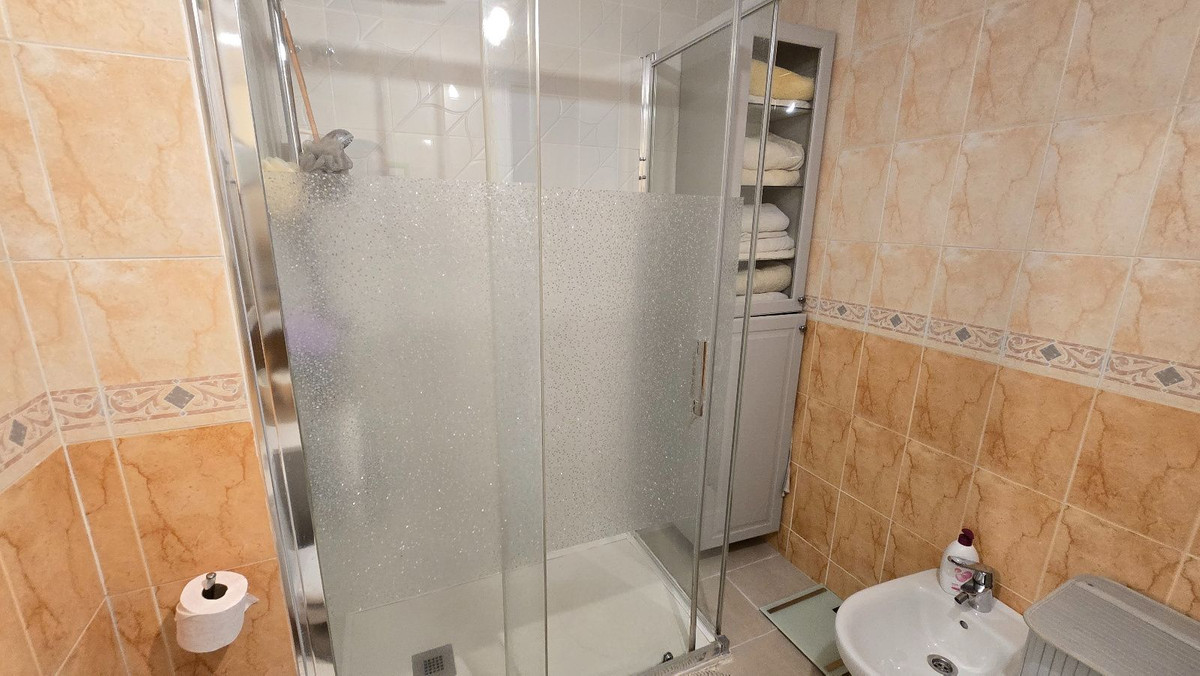 Se vende Apartamento Planta Baja de 3 dormitorios en Costa Del Sol, Málaga, España