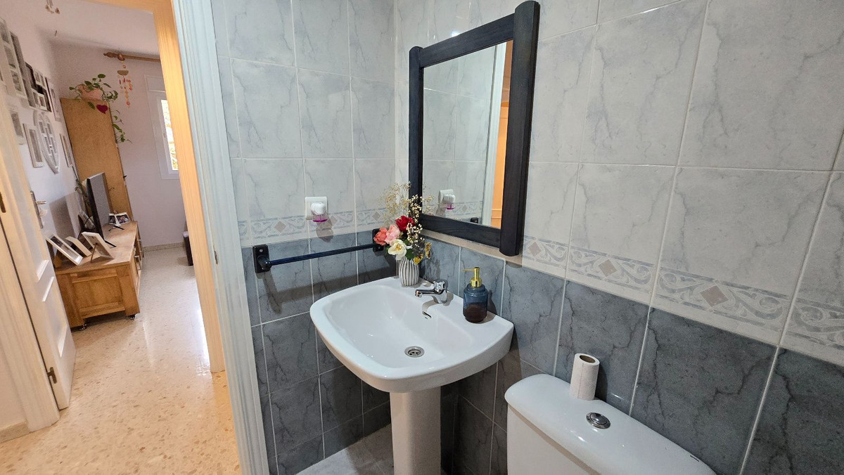 Se vende Apartamento Planta Baja de 3 dormitorios en Costa Del Sol, Málaga, España