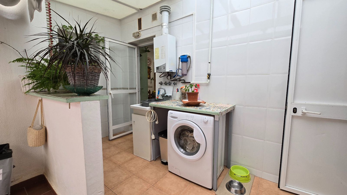 Se vende Apartamento Planta Baja de 3 dormitorios en Costa Del Sol, Málaga, España