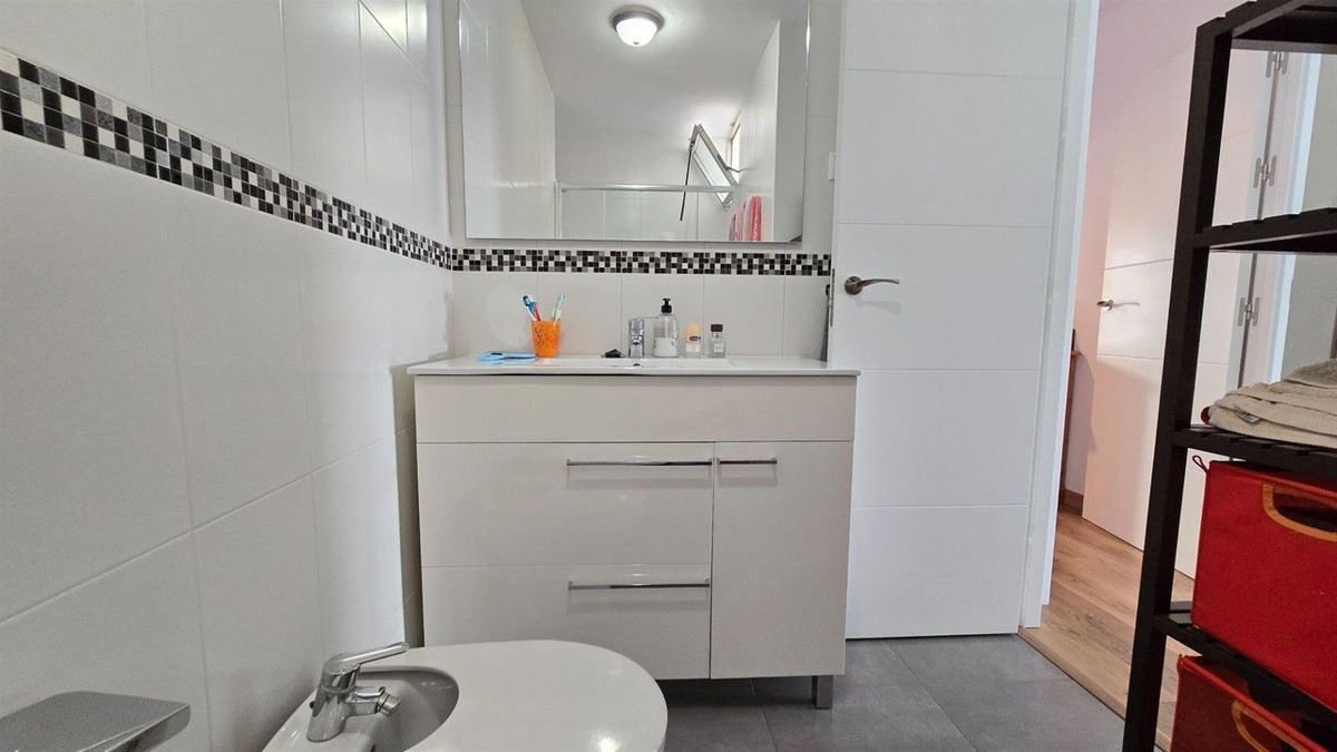 2 Bed Apartment for sale in Arroyo De La Miel Costa Del Sol, Málaga, Spain