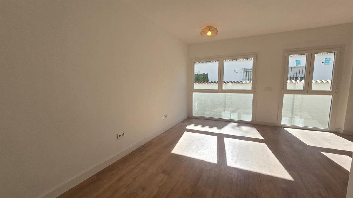 Se vende Apartamento Planta Media de 1 dormitorios en Costa Del Sol, Málaga, España