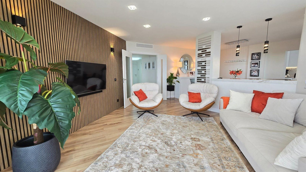 4 Bed Apartment for sale in Benalmadena Costa Del Sol, Málaga, Spain
