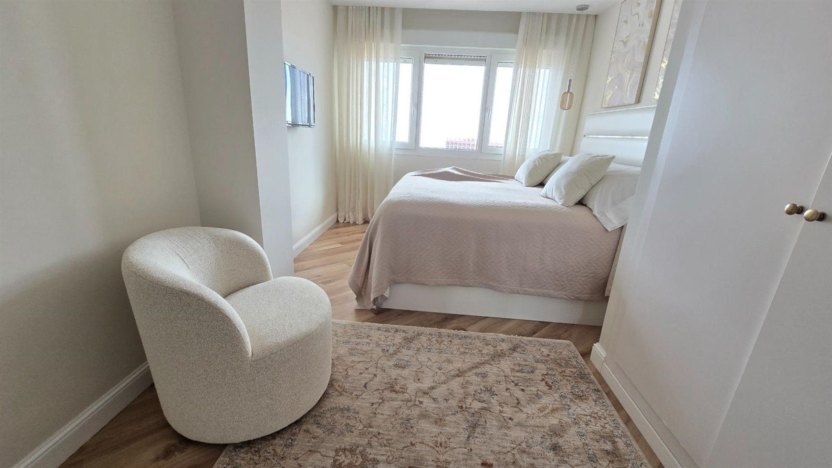 4 Bed Apartment for sale in Benalmadena Costa Del Sol, Málaga, Spain