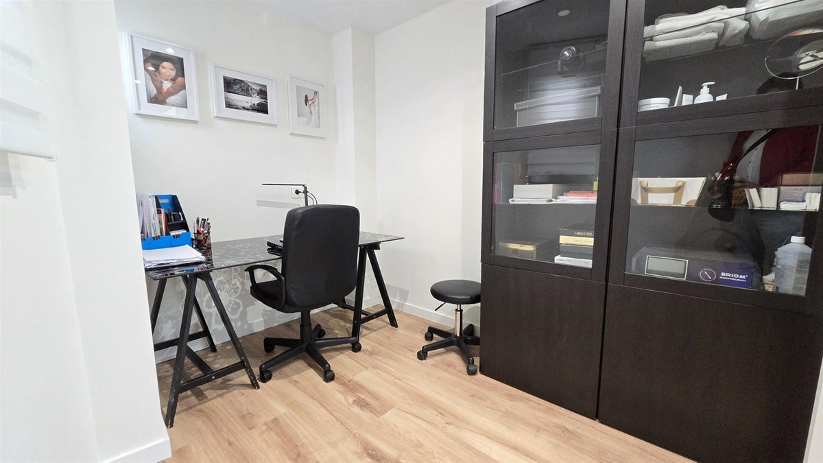 4 Bed Apartment for sale in Benalmadena Costa Del Sol, Málaga, Spain
