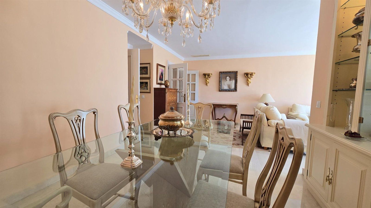 2 Bed Apartment for sale in La Quinta Costa Del Sol, Málaga, Spain