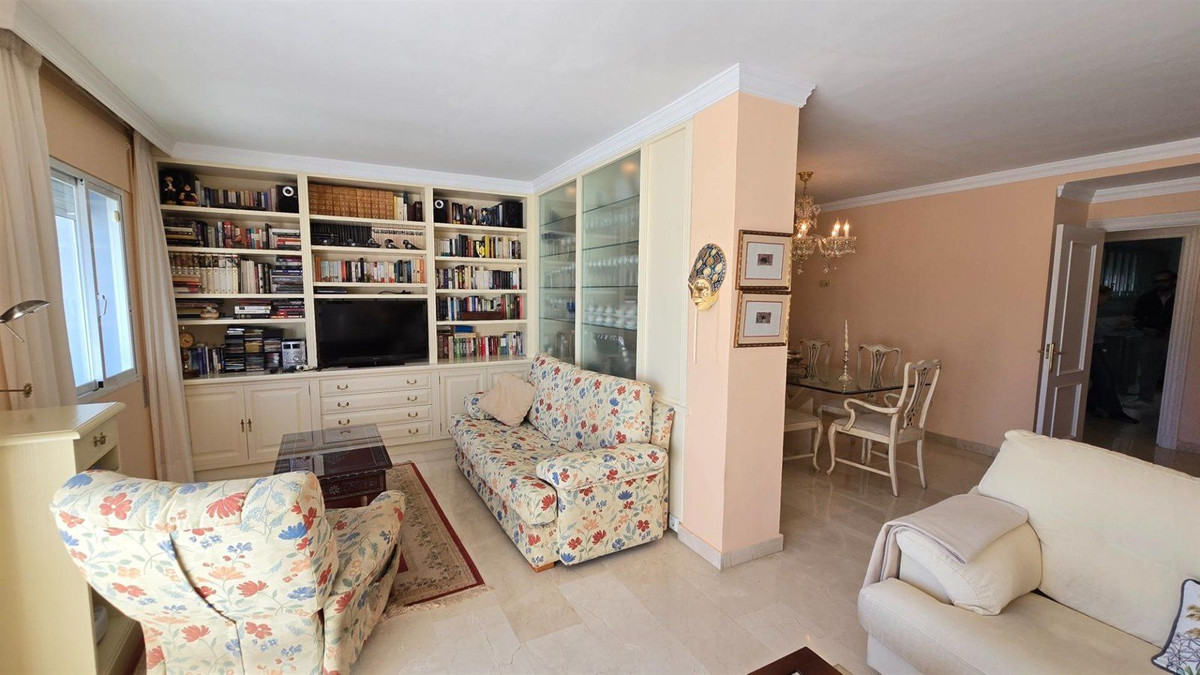 2 Bed Apartment for sale in La Quinta Costa Del Sol, Málaga, Spain