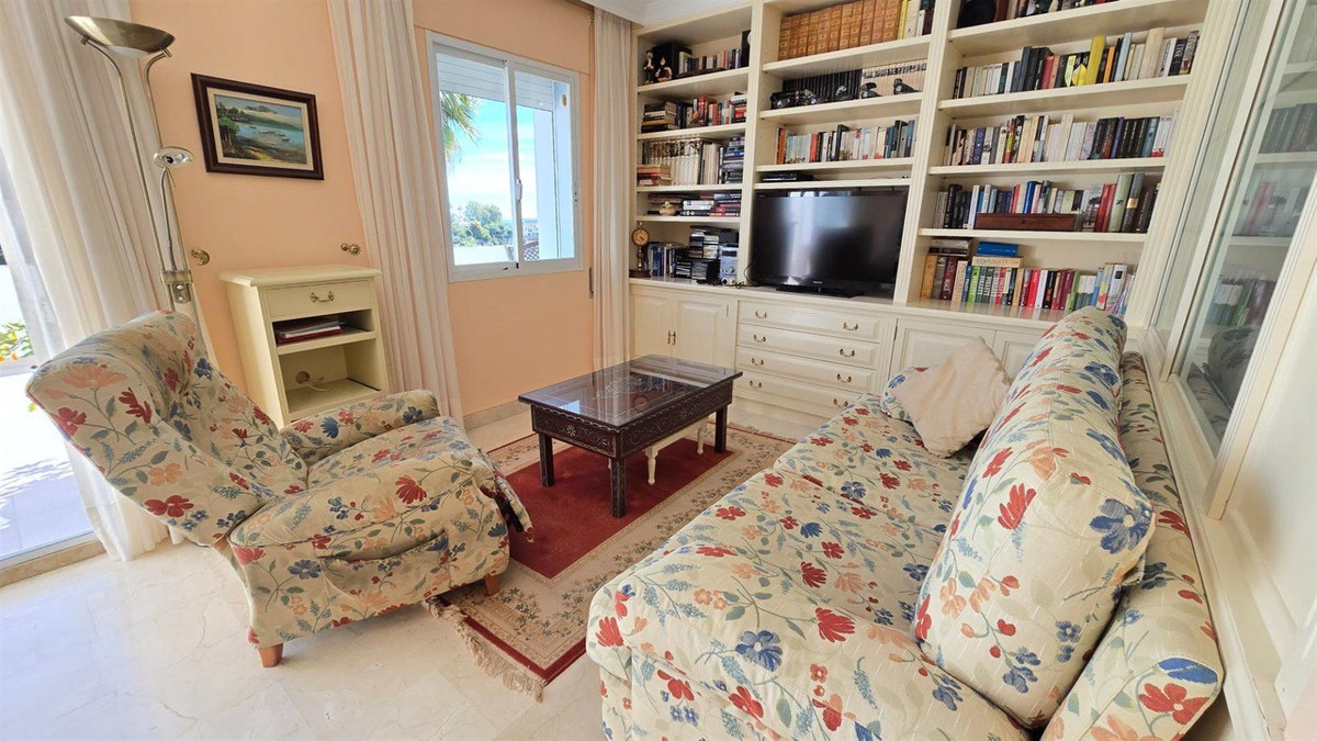 2 Bed Apartment for sale in La Quinta Costa Del Sol, Málaga, Spain