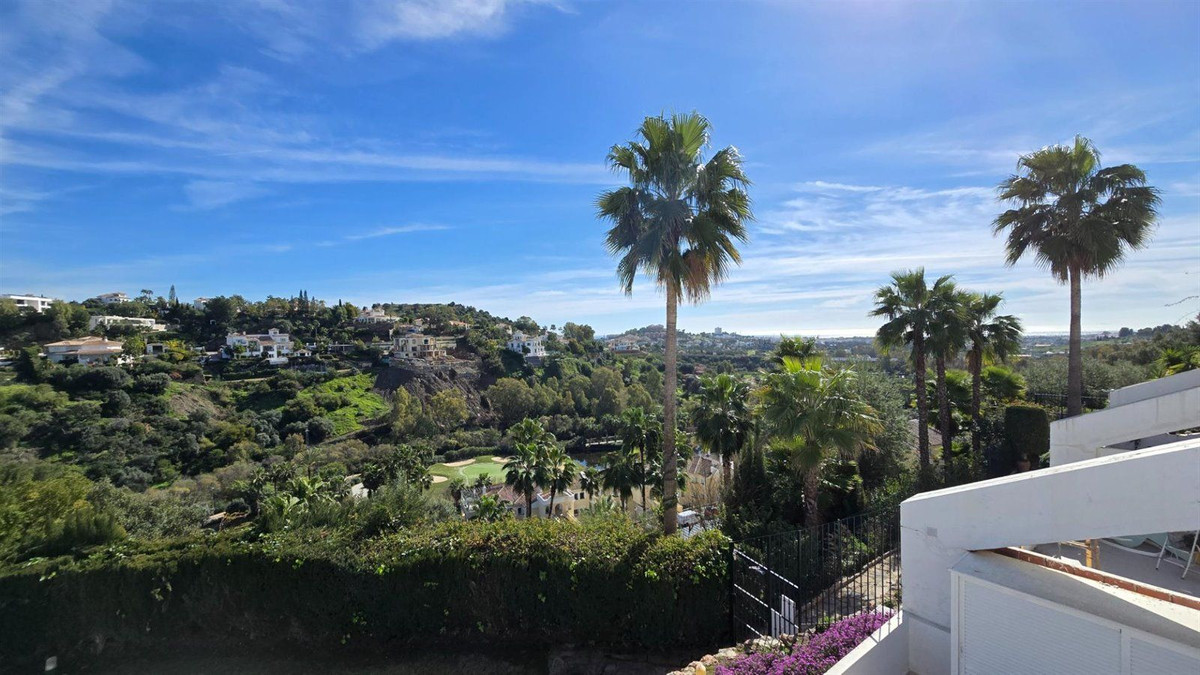 2 Bed Apartment for sale in La Quinta Costa Del Sol, Málaga, Spain