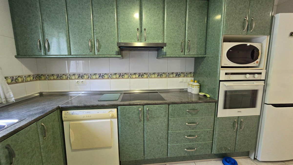 2 Bed Apartment for sale in La Quinta Costa Del Sol, Málaga, Spain