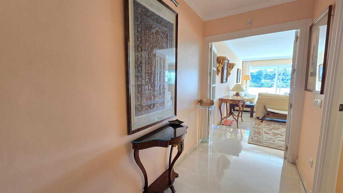 2 Bed Apartment for sale in La Quinta Costa Del Sol, Málaga, Spain