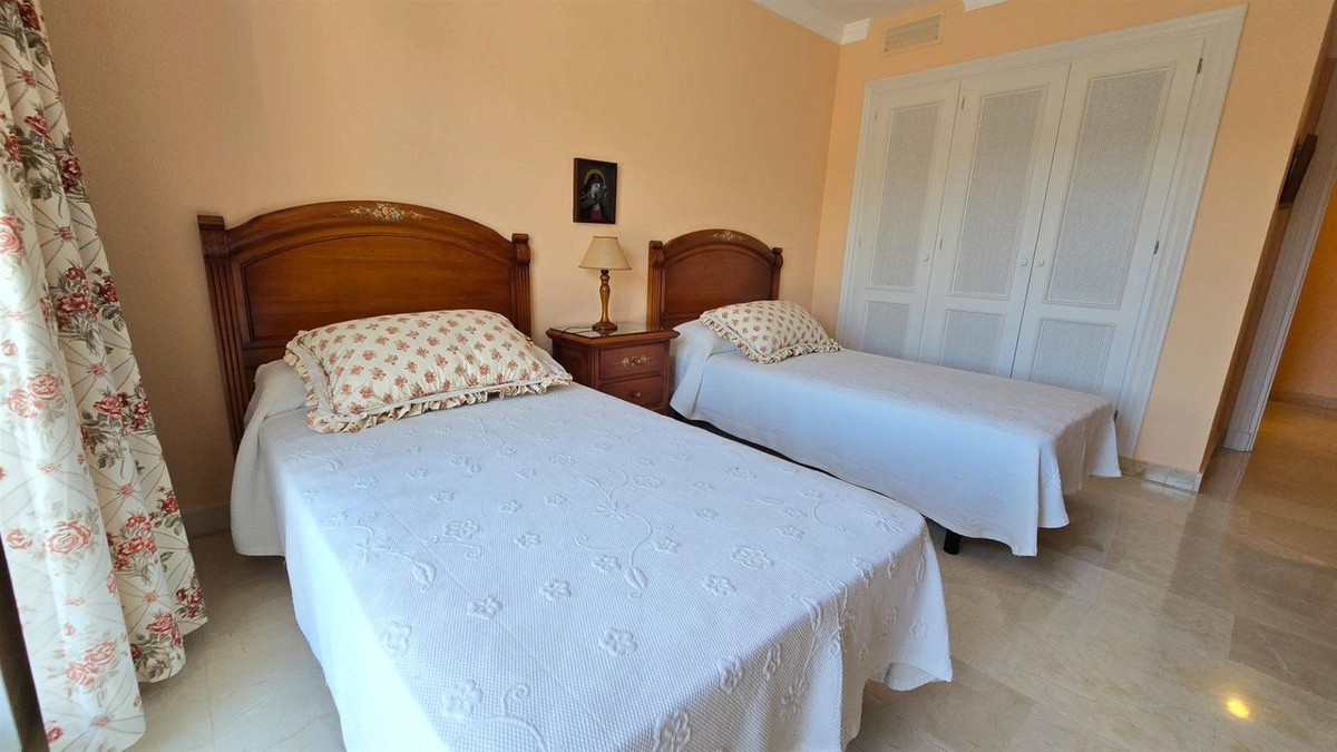 2 Bed Apartment for sale in La Quinta Costa Del Sol, Málaga, Spain