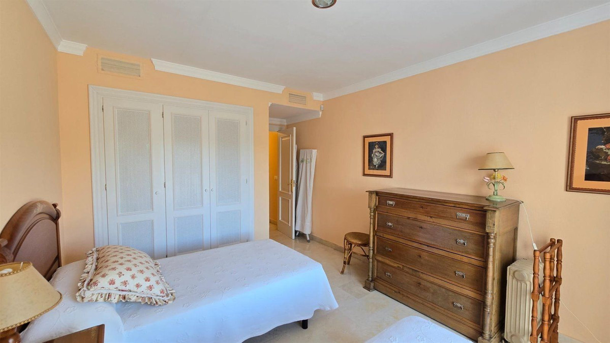 2 Bed Apartment for sale in La Quinta Costa Del Sol, Málaga, Spain