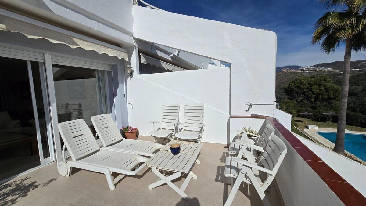 2 Bed Apartment for sale in La Quinta Costa Del Sol, Málaga, Spain
