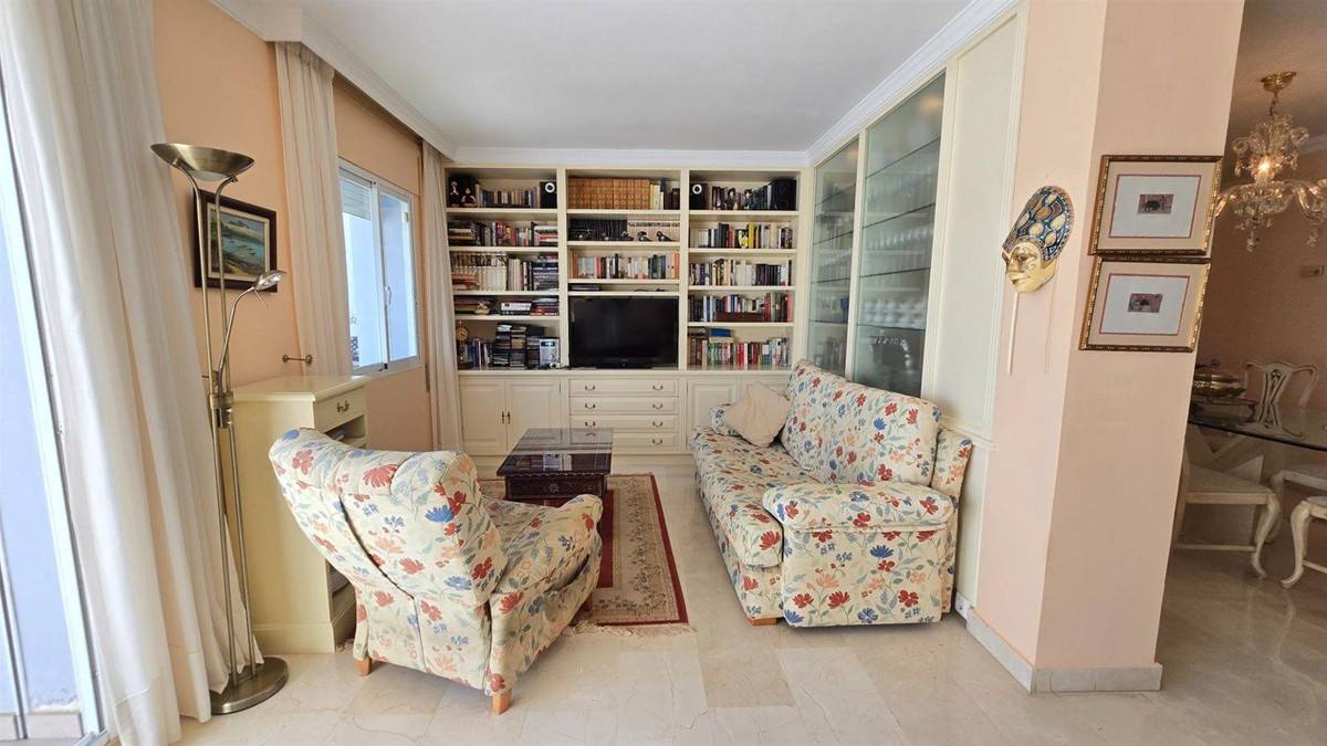 2 Bed Apartment for sale in La Quinta Costa Del Sol, Málaga, Spain