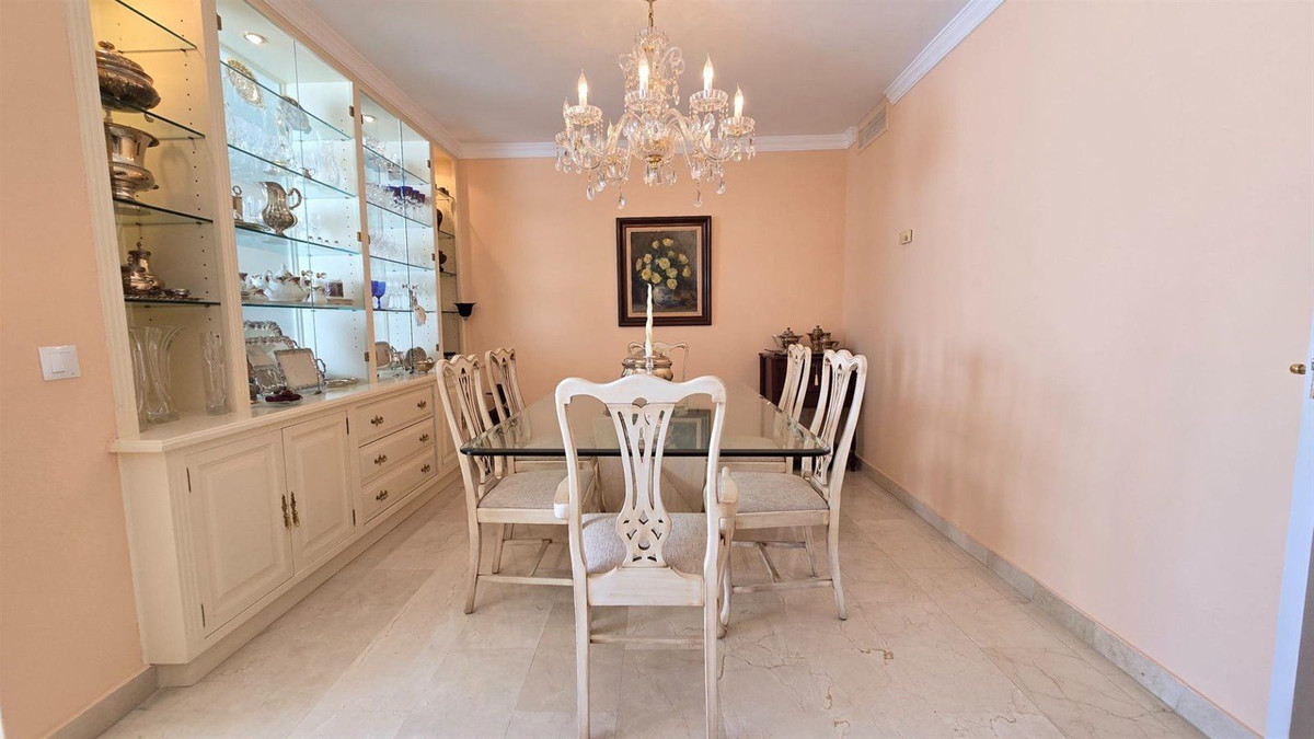 2 Bed Apartment for sale in La Quinta Costa Del Sol, Málaga, Spain