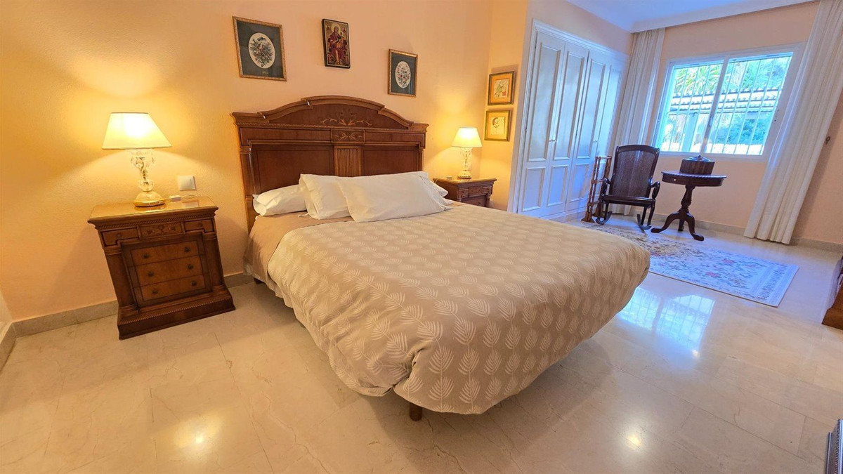 2 Bed Apartment for sale in La Quinta Costa Del Sol, Málaga, Spain