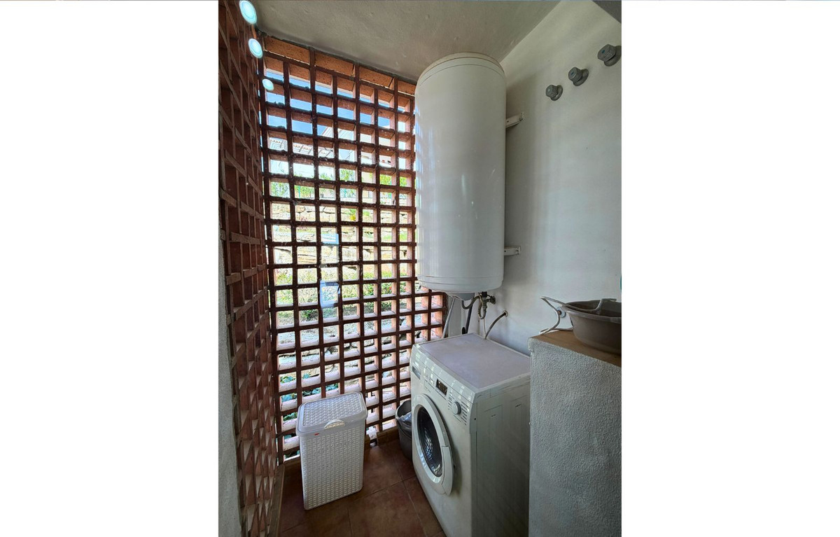 Se vende Apartamento Planta Media de 3 dormitorios en Costa Del Sol, Málaga, España