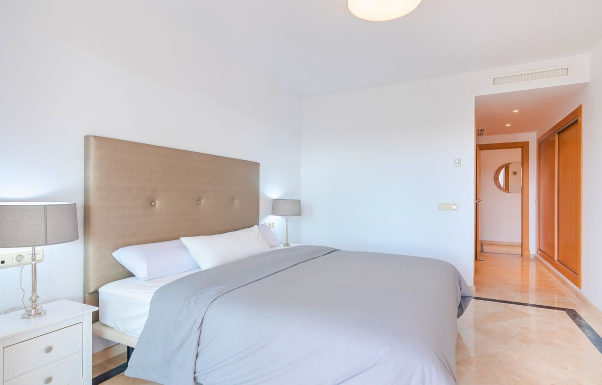 Se vende Apartamento Planta Media de 3 dormitorios en Costa Del Sol, Málaga, España