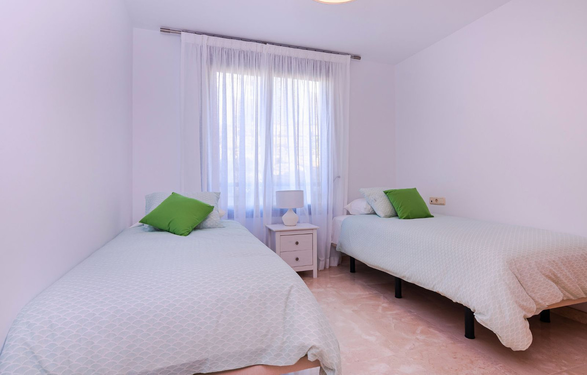 Se vende Apartamento Planta Media de 3 dormitorios en Costa Del Sol, Málaga, España