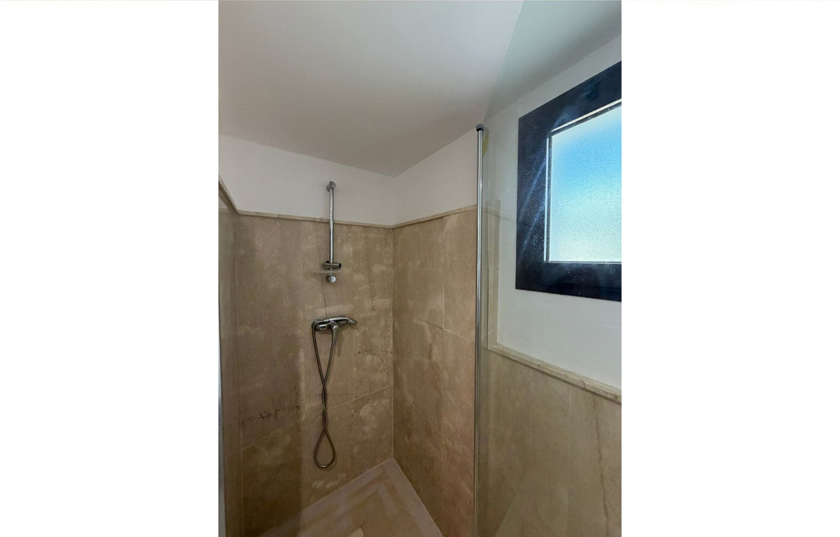 Se vende Apartamento Planta Media de 3 dormitorios en Costa Del Sol, Málaga, España