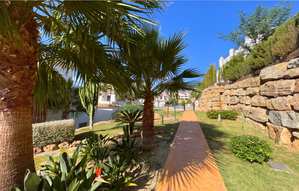 Se vende Apartamento Planta Media de 3 dormitorios en Costa Del Sol, Málaga, España