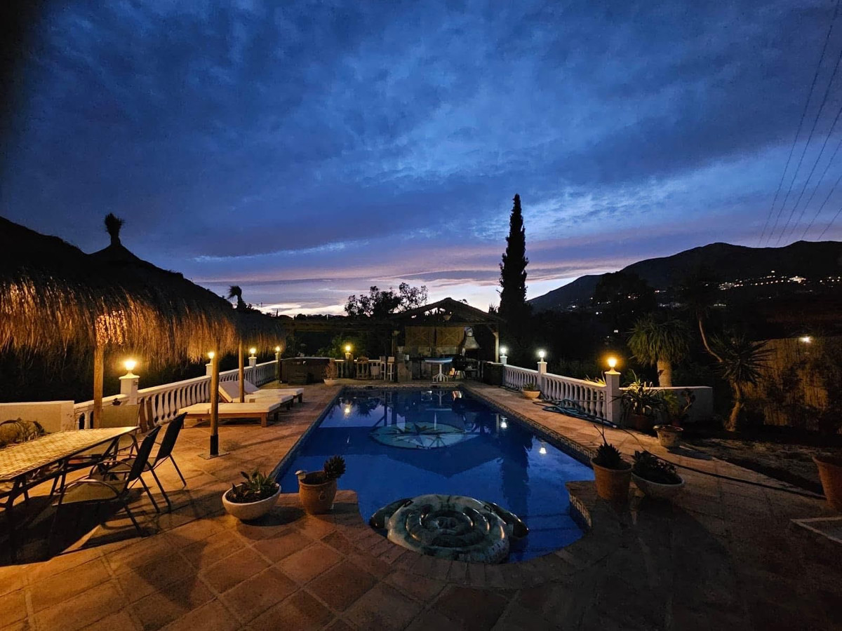 5 Bed Townhouse for sale in Mijas Costa Del Sol, Málaga, Spain