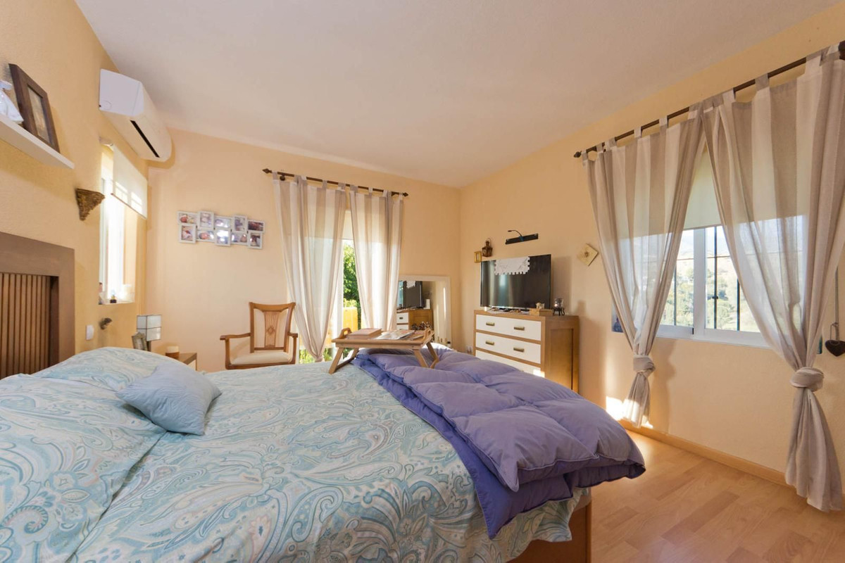 5 Bed Townhouse for sale in Mijas Costa Del Sol, Málaga, Spain