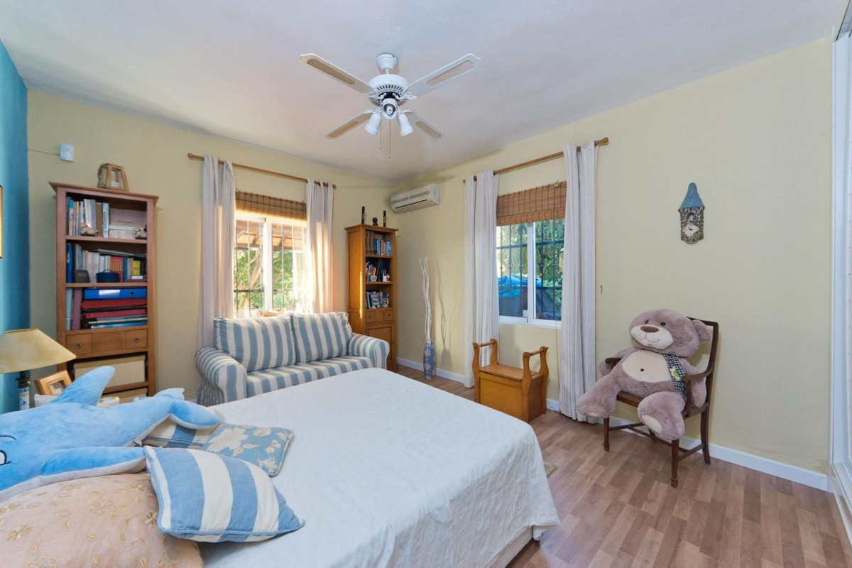 5 Bed Townhouse for sale in Mijas Costa Del Sol, Málaga, Spain