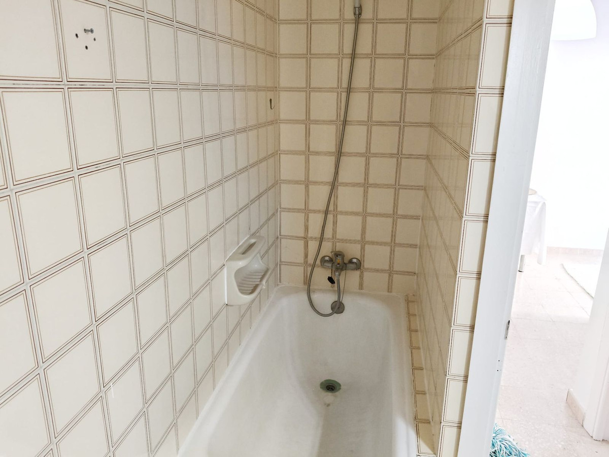 Se vende Apartamento Planta Media de 1 dormitorios en Costa Del Sol, Málaga, España