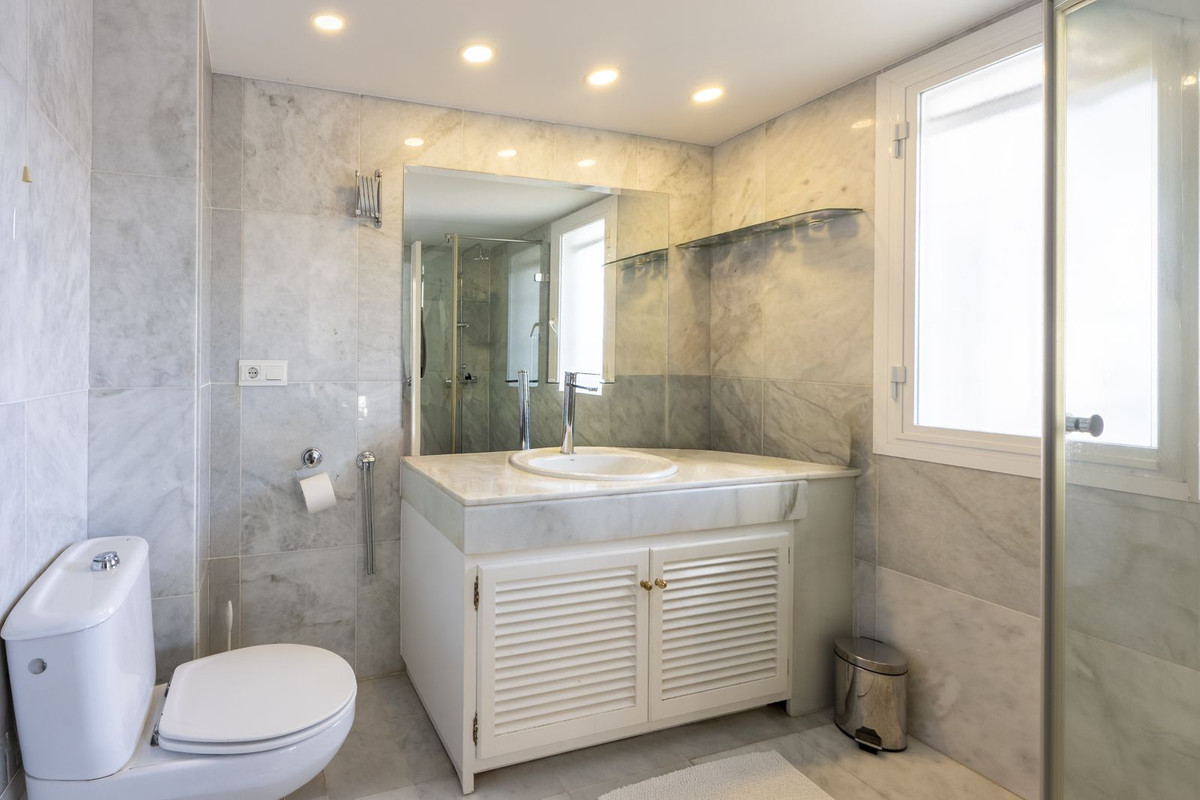 Se vende Apartamento en Planta Última de 3 dormitorios en Costa Del Sol, Málaga, España