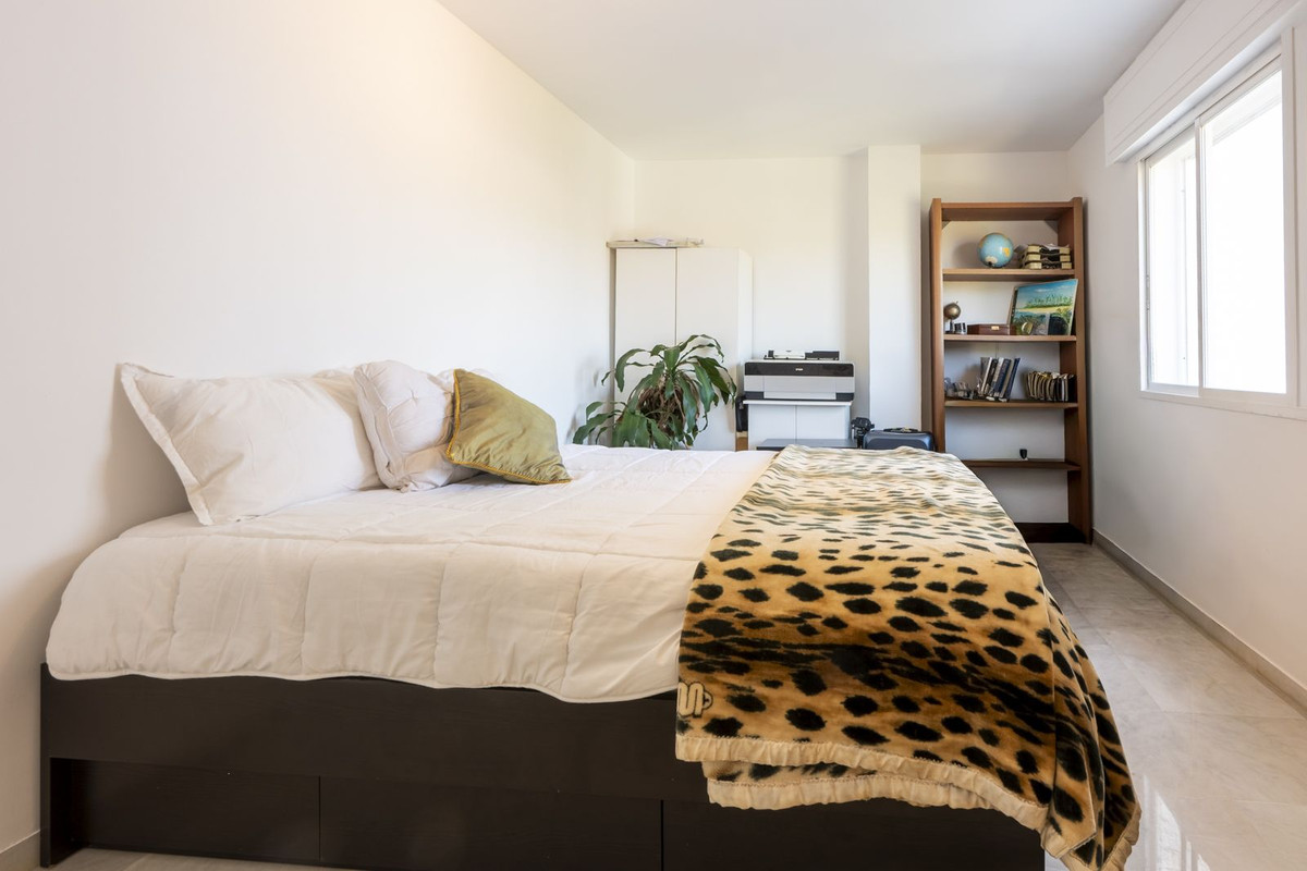 Se vende Apartamento en Planta Última de 3 dormitorios en Costa Del Sol, Málaga, España