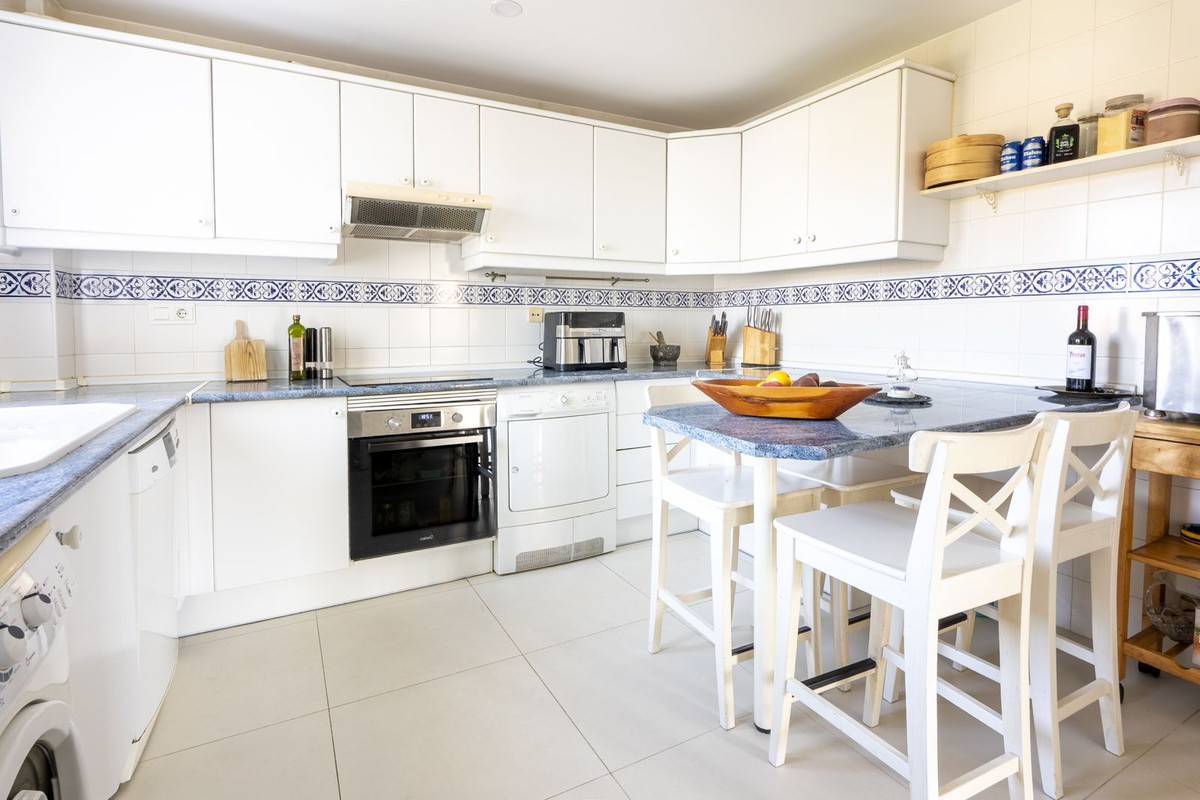 Se vende Apartamento en Planta Última de 3 dormitorios en Costa Del Sol, Málaga, España