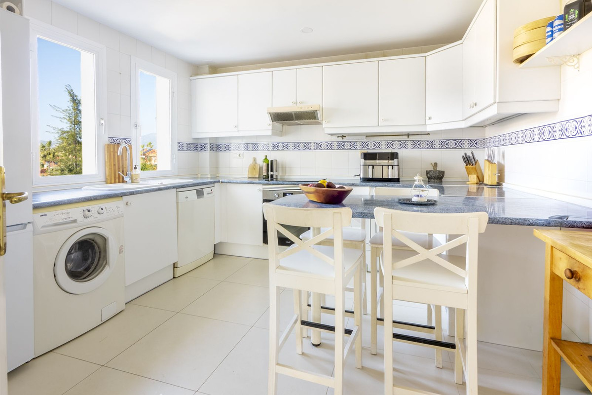 Se vende Apartamento en Planta Última de 3 dormitorios en Costa Del Sol, Málaga, España