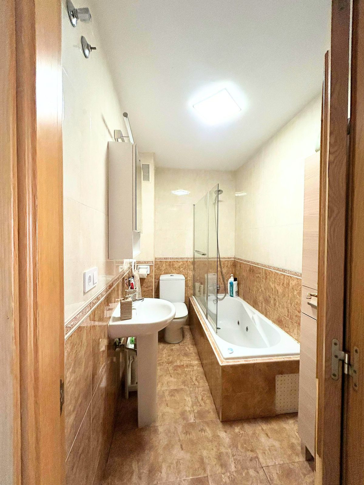 Se vende Apartamento Planta Media de 2 dormitorios en Costa Del Sol, Málaga, España
