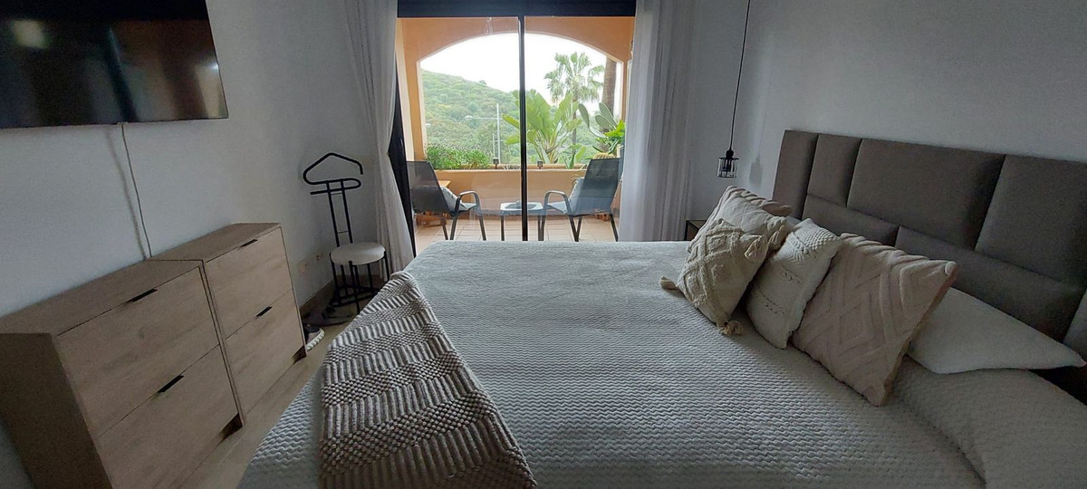 2 Bed Apartment for sale in La Duquesa Costa Del Sol, Málaga, Spain