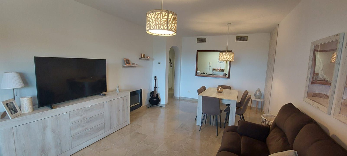 2 Bed Apartment for sale in La Duquesa Costa Del Sol, Málaga, Spain