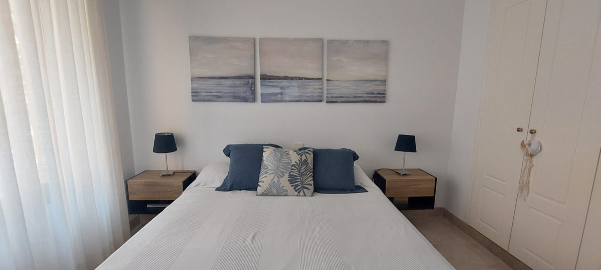 2 Bed Apartment for sale in La Duquesa Costa Del Sol, Málaga, Spain