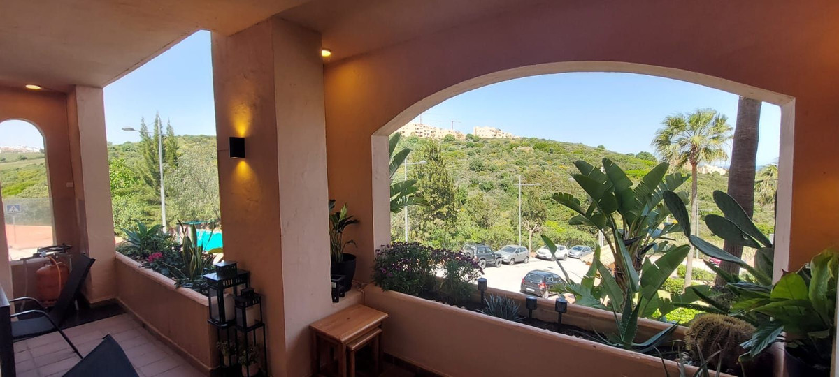 2 Bed Apartment for sale in La Duquesa Costa Del Sol, Málaga, Spain