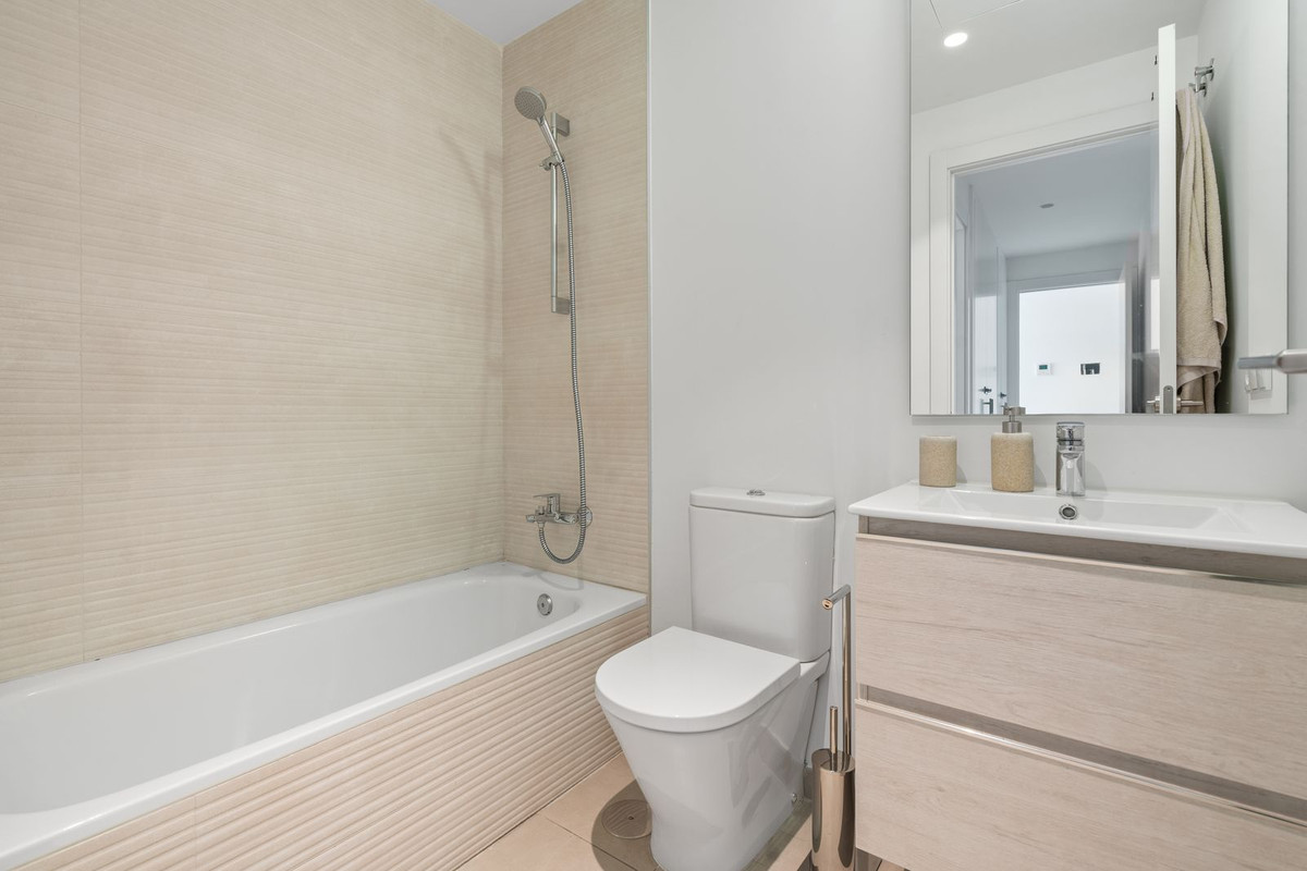 Se vende Apartamento Planta Baja de 2 dormitorios en Costa Del Sol, Málaga, España