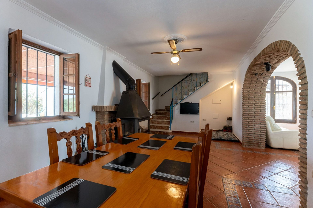 4 Bed Townhouse for sale in Coín Costa Del Sol, Málaga, Spain
