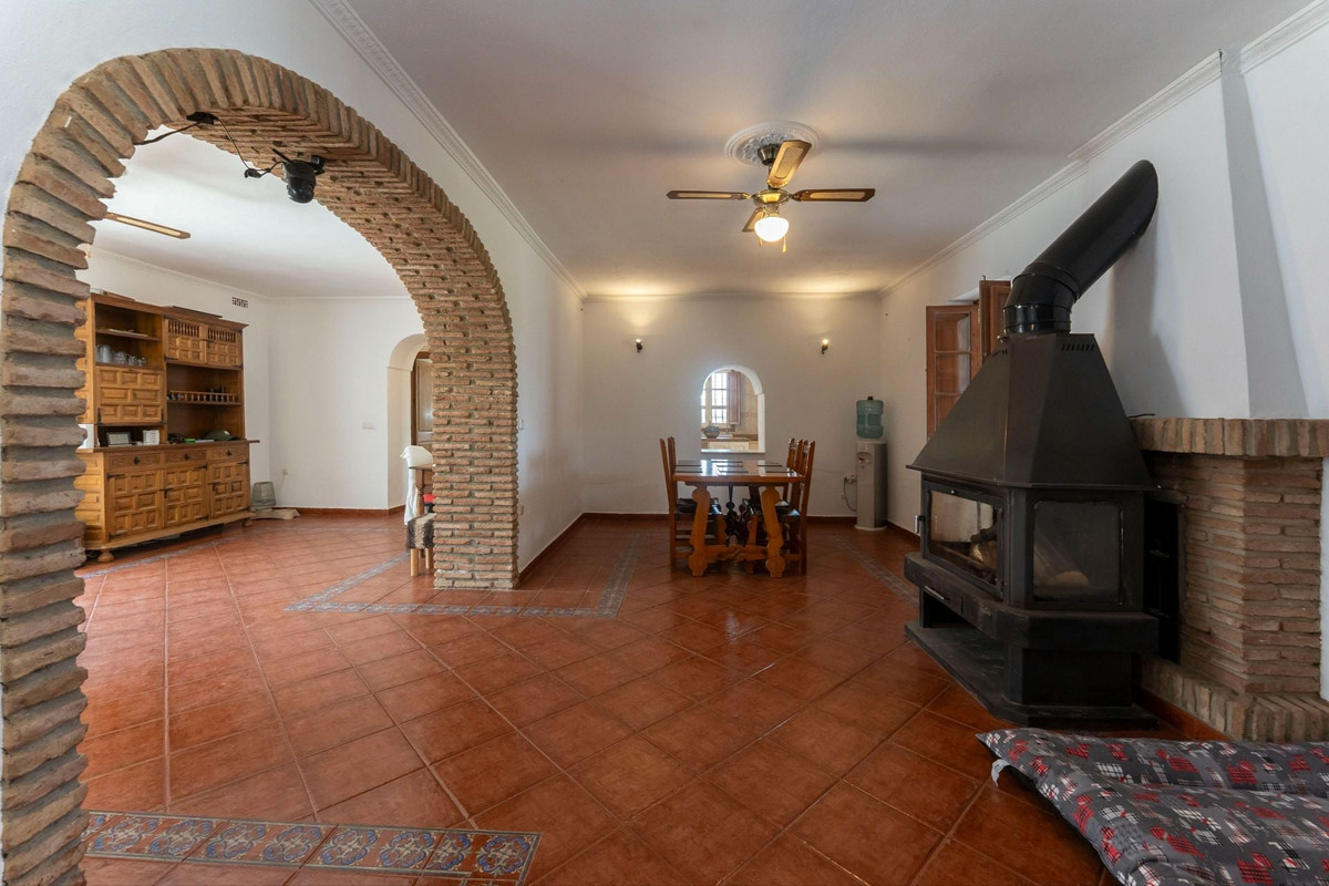 4 Bed Townhouse for sale in Coín Costa Del Sol, Málaga, Spain