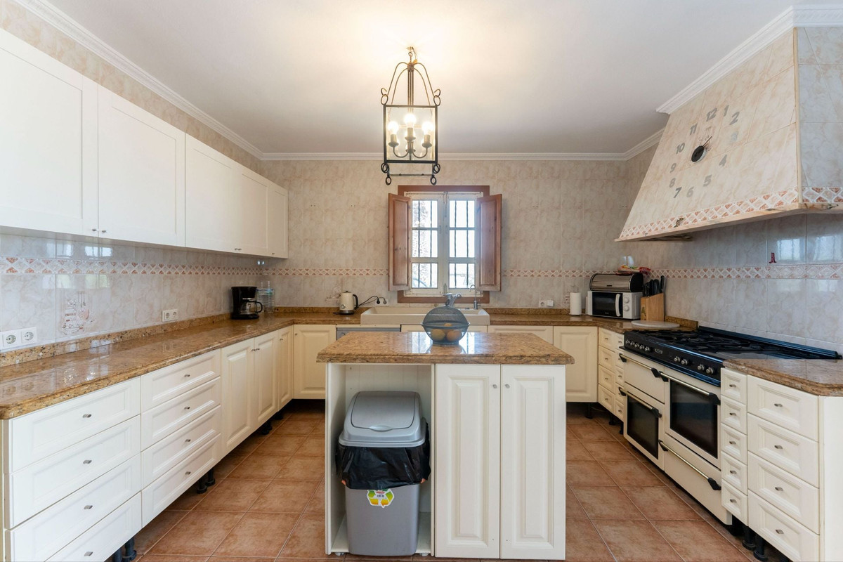 4 Bed Townhouse for sale in Coín Costa Del Sol, Málaga, Spain