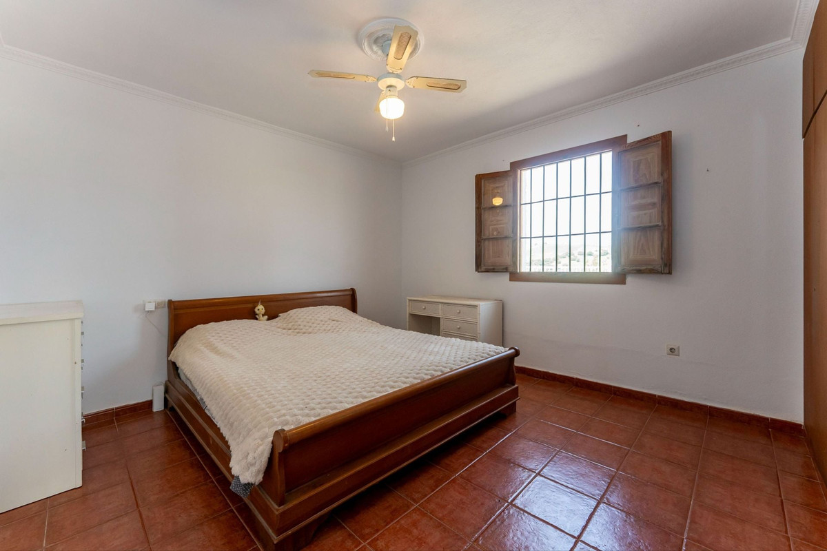 4 Bed Townhouse for sale in Coín Costa Del Sol, Málaga, Spain
