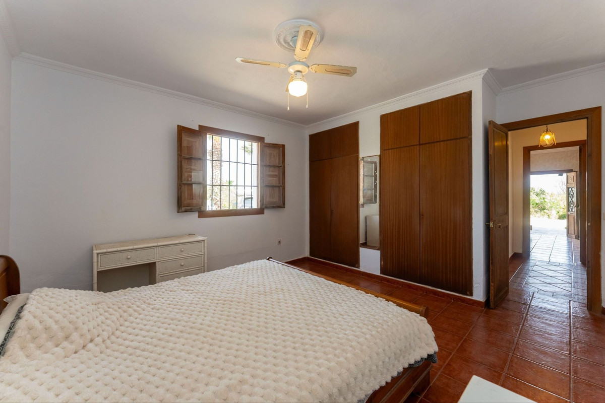 4 Bed Townhouse for sale in Coín Costa Del Sol, Málaga, Spain