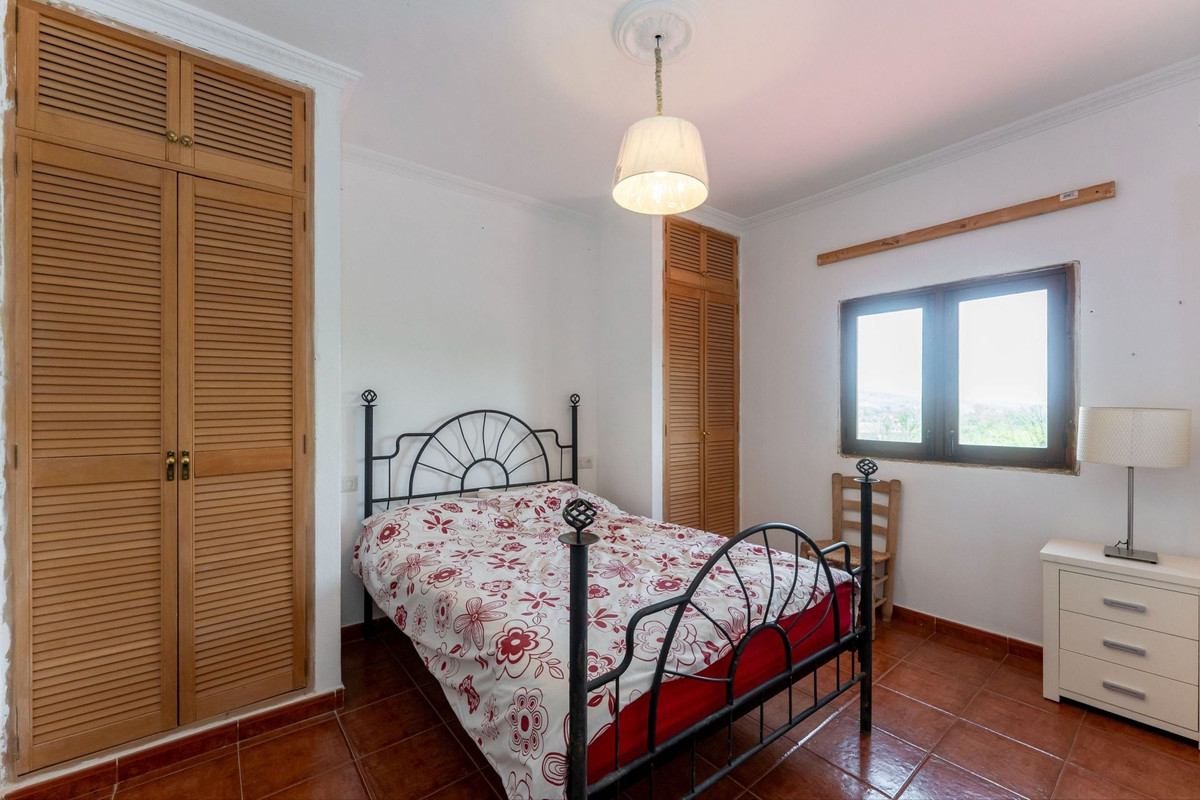 4 Bed Townhouse for sale in Coín Costa Del Sol, Málaga, Spain