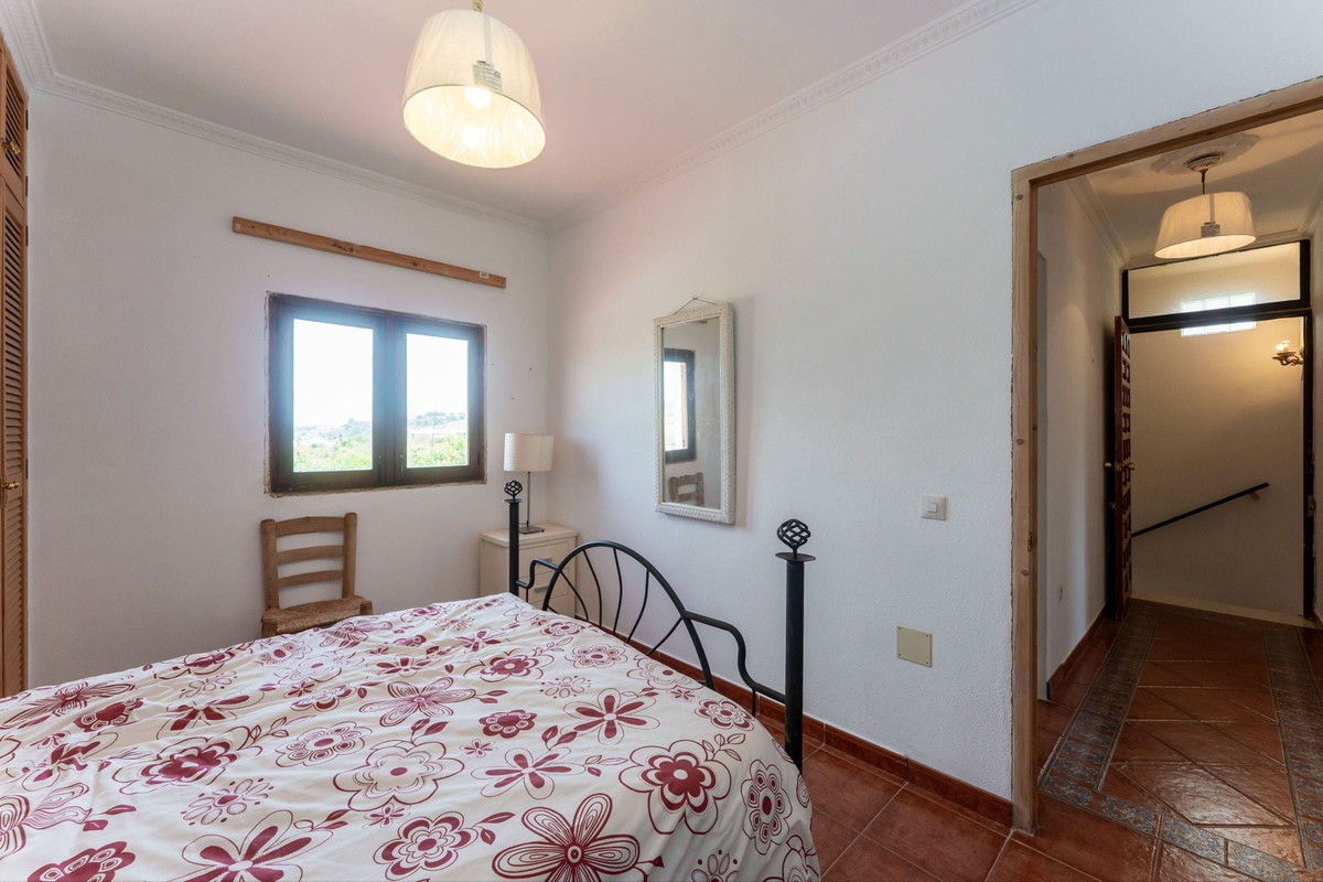 4 Bed Townhouse for sale in Coín Costa Del Sol, Málaga, Spain