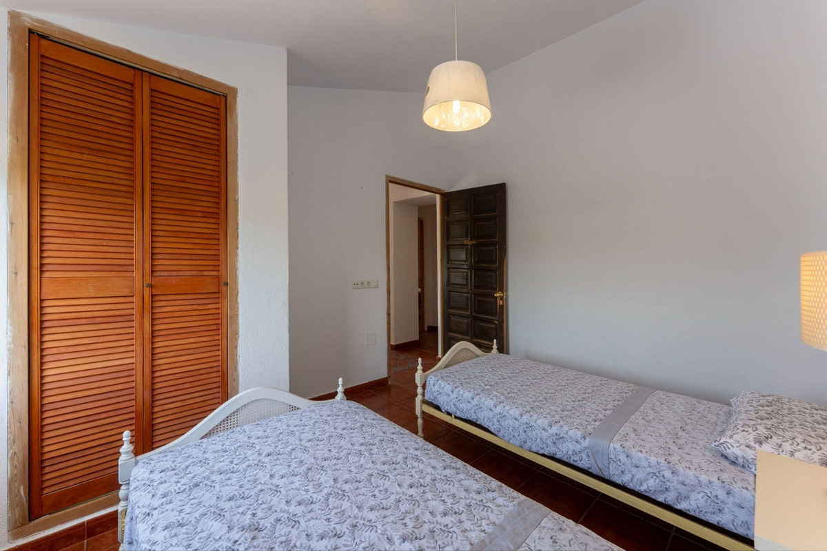 4 Bed Townhouse for sale in Coín Costa Del Sol, Málaga, Spain