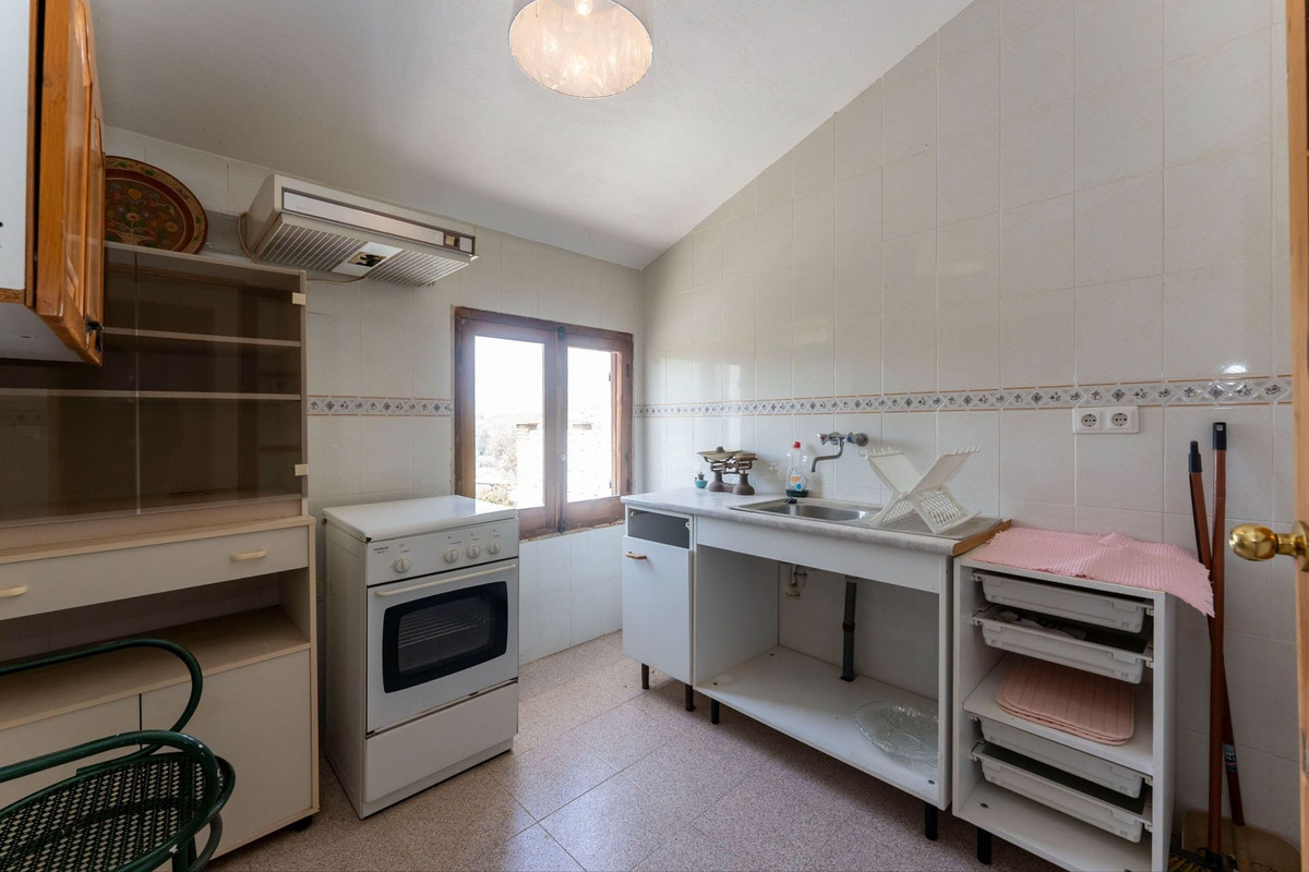 4 Bed Townhouse for sale in Coín Costa Del Sol, Málaga, Spain